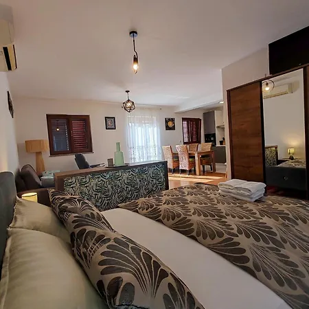 Апартаменты Gigio Apartments 55M2 Amphitheater With Free Parking *